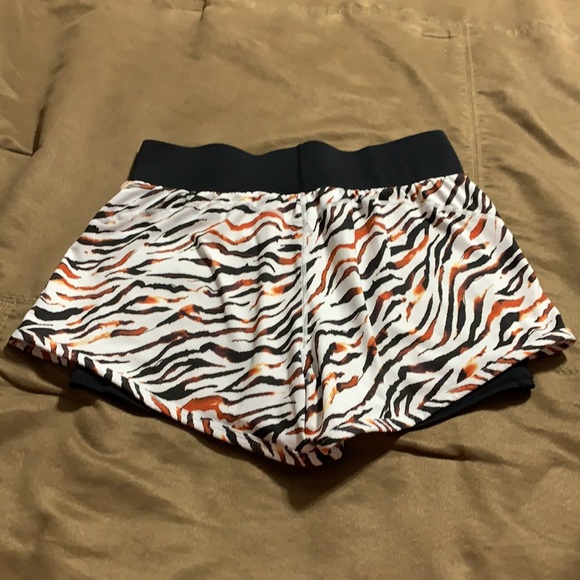 Fabletics shorts - Picture 5 of 7